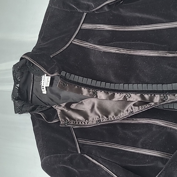 Beautiful Black Velvet Jacket - Picture 3 of 6